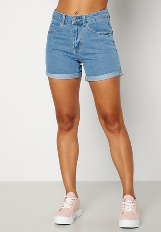 Nineteen Loose Shorts