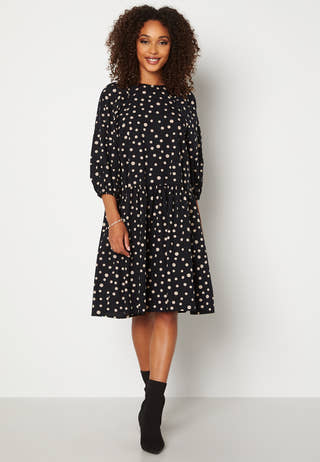 Sinna 3/4 Volume Dress