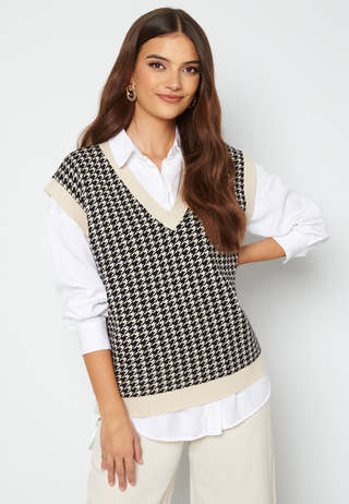 Lobo Knit Vest