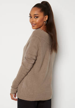 Madelia V-Neck L/S Knit Top