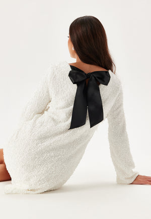 Viaria L/S O-NECK OPEN BACK DRESS