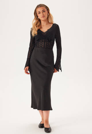 Vichikka L/S V-Neck Top