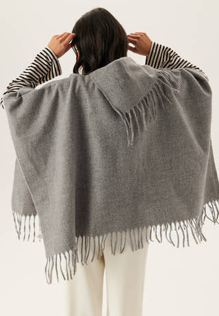 Vifjolira High Neck Poncho