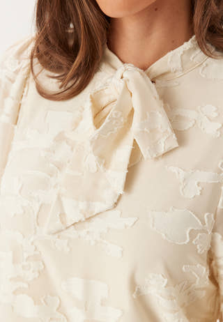 Viharmonia Tie Neck 3/4 Top