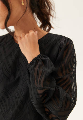 Vimika O-neck L/S Top